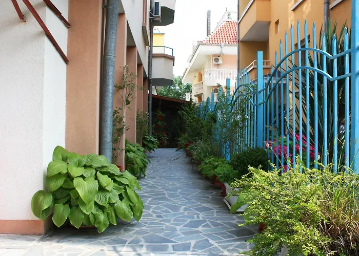 La Kameya Къща за гости Китен