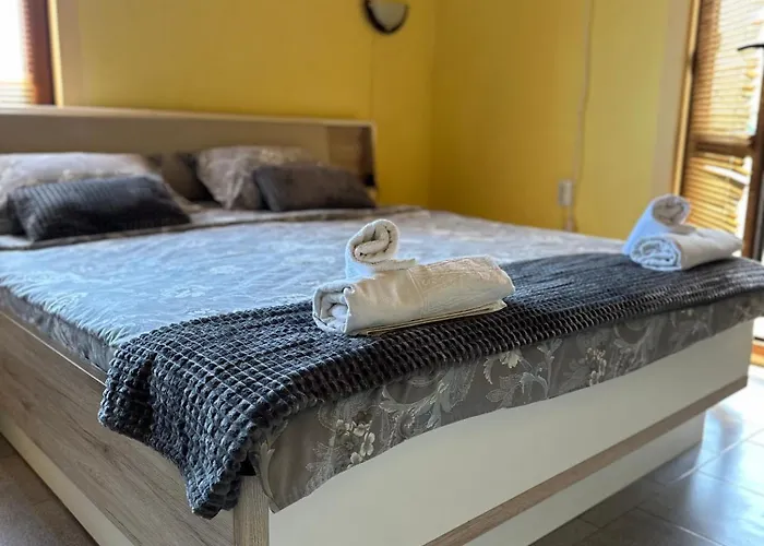 La Kameya Къща за гости Китен