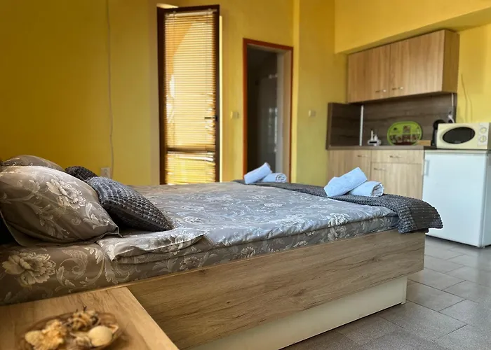 Къща за гости La Kameya 2*