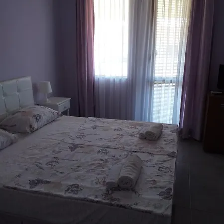 Pensiune La Kameya Kiten (Burgas)