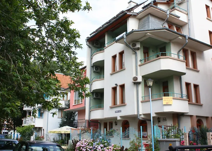 La Kameya Konukevi 2*