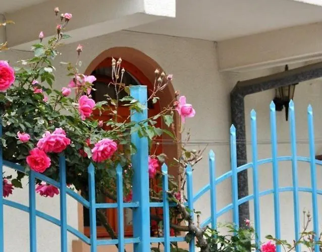 Konukevi La Kameya Naousa